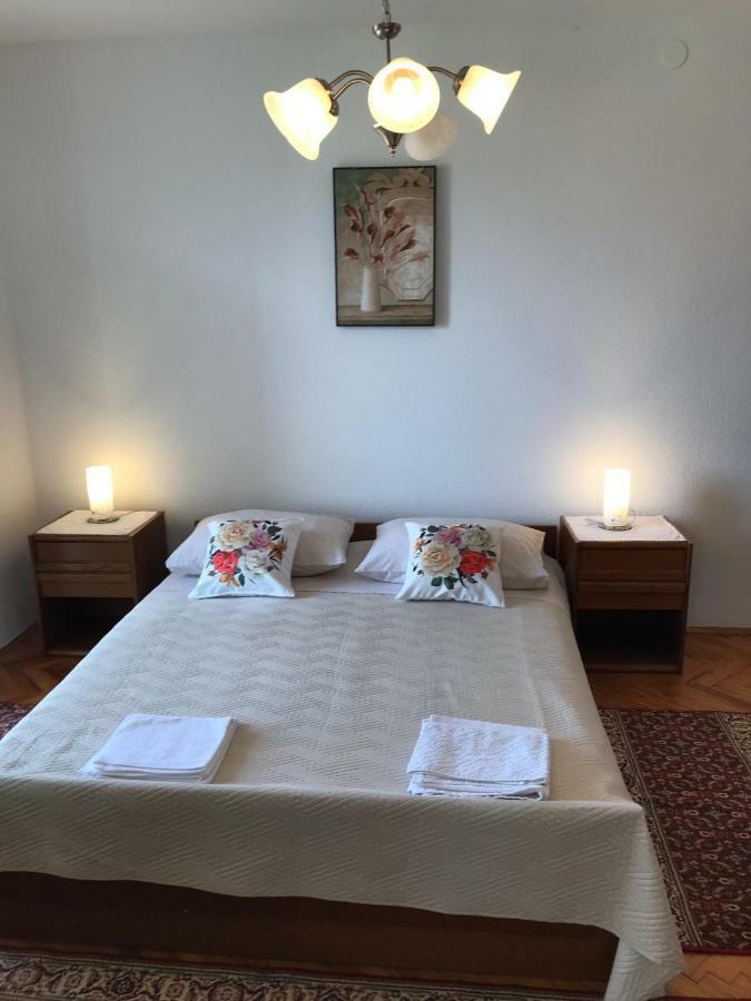 Apartmani Isabella - Ilda Radonic Jelsa  Zewnętrze zdjęcie